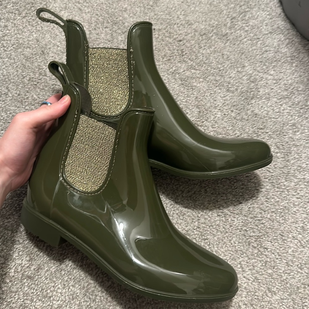 Green boots